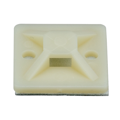 Montaje-Sujetador Adhesivo STRONGHOLD de 4 Vías de 3/4" x 3/4" x 1/4", Color Natural,  Nylon 6.6 Retardante de Llamas V-2, Paquete de 100pz | SMP12A-C