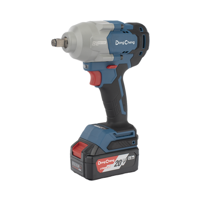 Llave de Impacto Inalámbrica de 20 V, incluye 2 Baterías de 5.0 AH, Cargador y Estuche plástico. | DCP-B698-FK